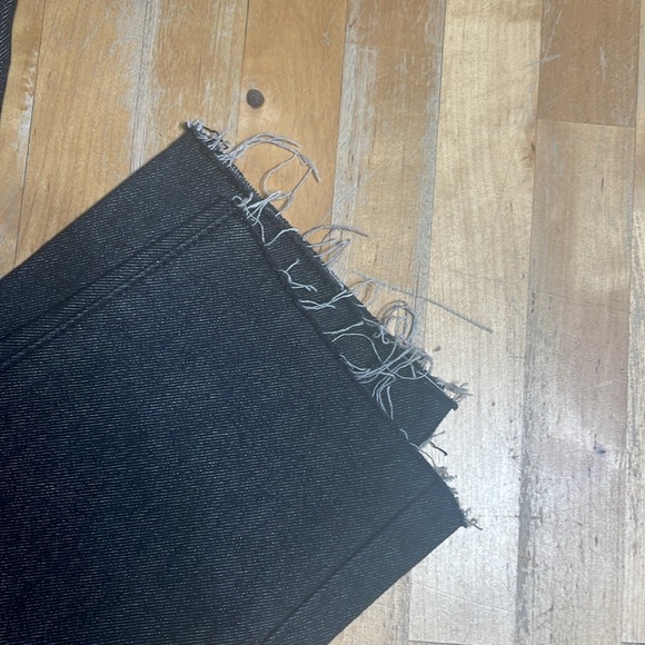 BNWT Boohoo Petite raw hem mom jeans - Picture 4 of 10